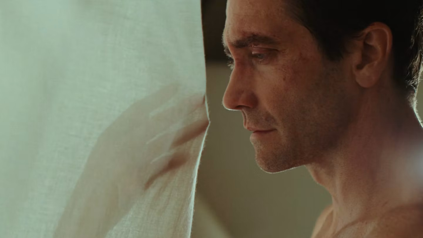 Remain Trailer: Jake Gyllenhaal and Phoebe Dynevor Lead M. Night Shyamalan’s New Thriller